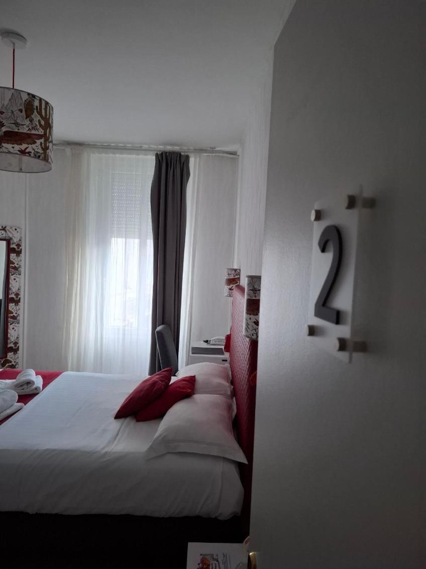 Le Crist'Al, Hotel Familial, Climatise, En Front De Mer Saint-Georges-de-Didonne Phòng bức ảnh