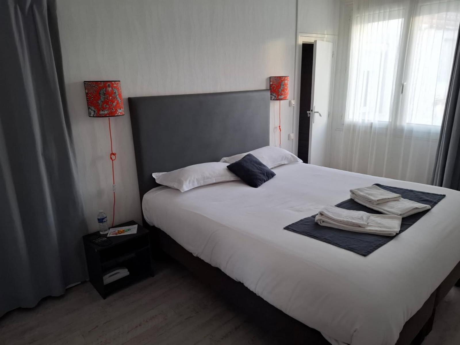 Le Crist'Al, Hotel Familial, Climatise, En Front De Mer Saint-Georges-de-Didonne Phòng bức ảnh