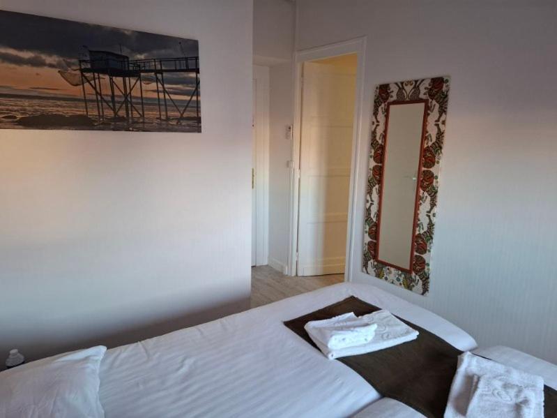 Le Crist'Al, Hotel Familial, Climatise, En Front De Mer Saint-Georges-de-Didonne Phòng bức ảnh